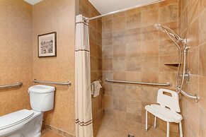 Best Western Premier The Lodge on Lake Detroit