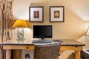 Best Western Premier The Lodge on Lake Detroit