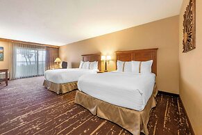 Best Western Premier The Lodge on Lake Detroit