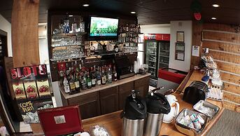 Riverbank Lodge