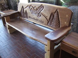 Riverbank Lodge