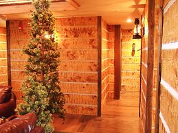 Riverbank Lodge