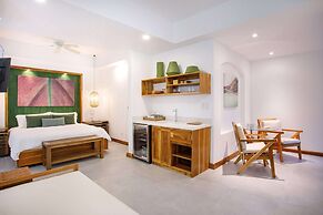 Arenas Del Mar Beachfront & Rainforest Member of the Cayuga Collection