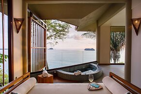 Arenas Del Mar Beachfront & Rainforest Member of the Cayuga Collection