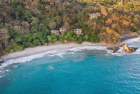 Arenas Del Mar Beachfront & Rainforest Member of the Cayuga Collection