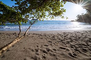 Arenas Del Mar Beachfront & Rainforest Member of the Cayuga Collection