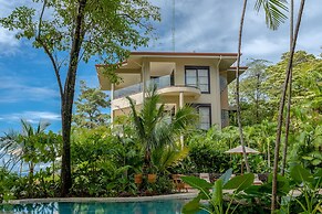 Arenas Del Mar Beachfront & Rainforest Member of the Cayuga Collection