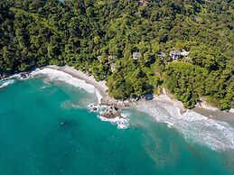 Arenas Del Mar Beachfront & Rainforest Member of the Cayuga Collection
