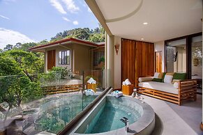 Arenas Del Mar Beachfront & Rainforest Member of the Cayuga Collection