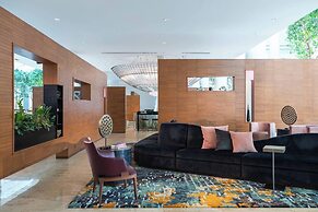 Renaissance Schaumburg Convention Center Hotel