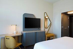Renaissance Schaumburg Convention Center Hotel