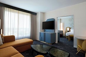 Renaissance Schaumburg Convention Center Hotel