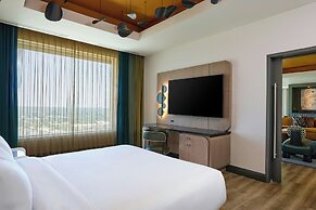Renaissance Schaumburg Convention Center Hotel