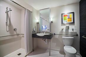 Renaissance Schaumburg Convention Center Hotel