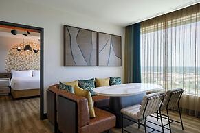 Renaissance Schaumburg Convention Center Hotel