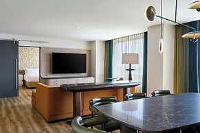 Renaissance Schaumburg Convention Center Hotel