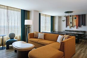 Renaissance Schaumburg Convention Center Hotel