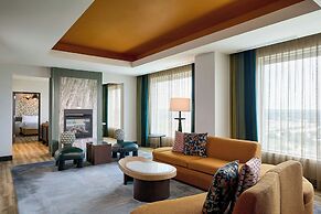 Renaissance Schaumburg Convention Center Hotel