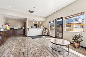 Super 8 by Wyndham Ontario