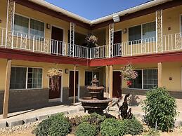 Super 8 by Wyndham Ontario