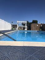 Super 8 by Wyndham Ontario