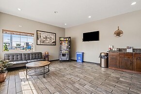 Super 8 by Wyndham Ontario