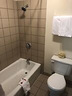 Super 8 by Wyndham Ontario