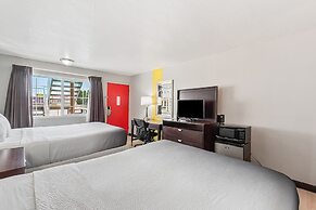 Super 8 by Wyndham Ontario