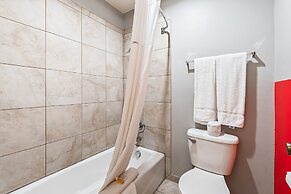 Super 8 by Wyndham Ontario