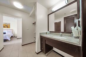 Peninsula Island Resort & Spa - Beach Front Property at South Padre Is