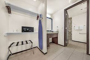 Peninsula Island Resort & Spa - Beach Front Property at South Padre Is