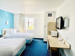 Motel 6 Red Deer, AB