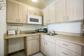 Motel 6 Red Deer, AB