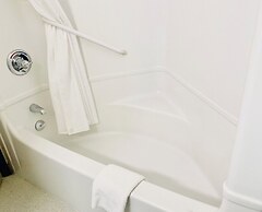 Motel 6 Red Deer, AB