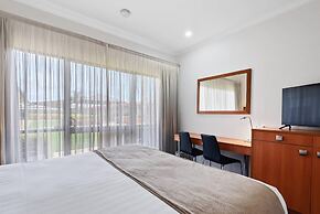 Comfort Inn Deakin Palms