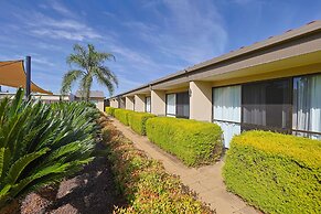 Comfort Inn Deakin Palms