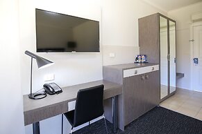 Comfort Inn Deakin Palms