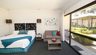 Comfort Inn Deakin Palms