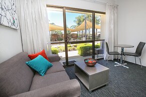 Comfort Inn Deakin Palms