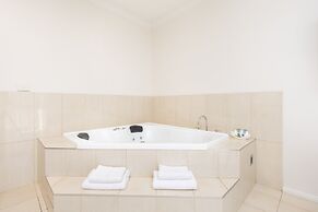 Comfort Inn Deakin Palms