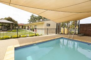 Comfort Inn Deakin Palms