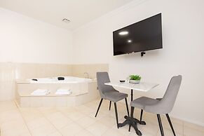 Comfort Inn Deakin Palms