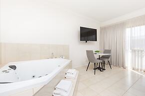 Comfort Inn Deakin Palms