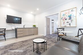 Comfort Inn Deakin Palms