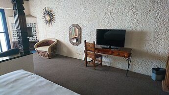 Las Rocas Resort And Spa