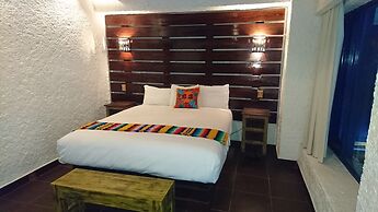 Las Rocas Resort And Spa