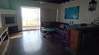 Las Rocas Resort And Spa