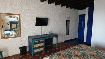 Las Rocas Resort And Spa