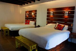 Las Rocas Resort And Spa