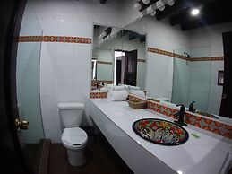 Las Rocas Resort And Spa